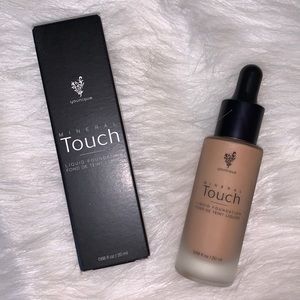Mineral Touch Liquid Foundation